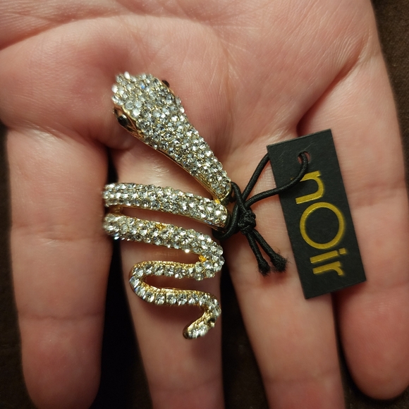 nOir Jewelry snake rhinestone stretch ring - Picture 1 of 9